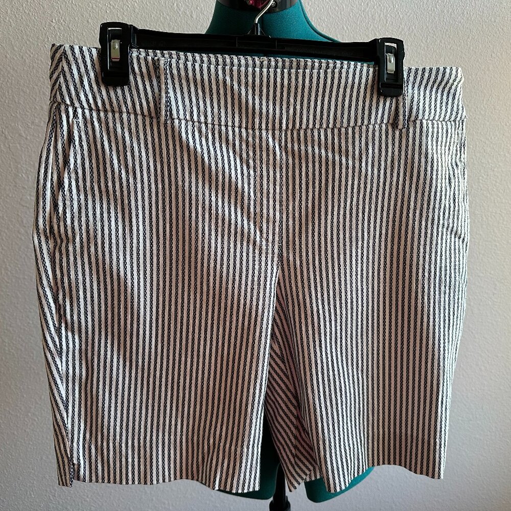 Hilary Radley Women Pinstripe Bermuda Shorts Size L